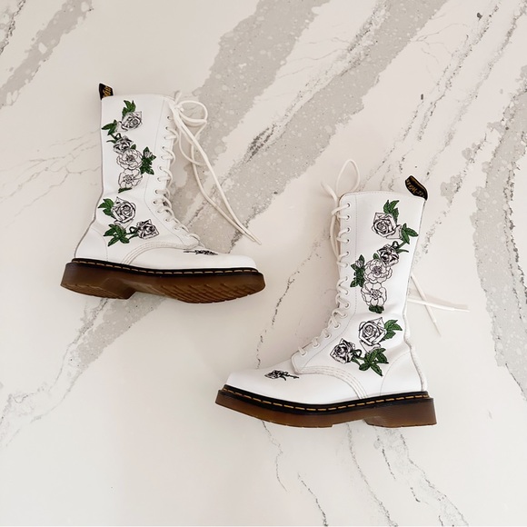 Dr Martens Vonda Floral Lace Up Boots - Picture 6 of 16